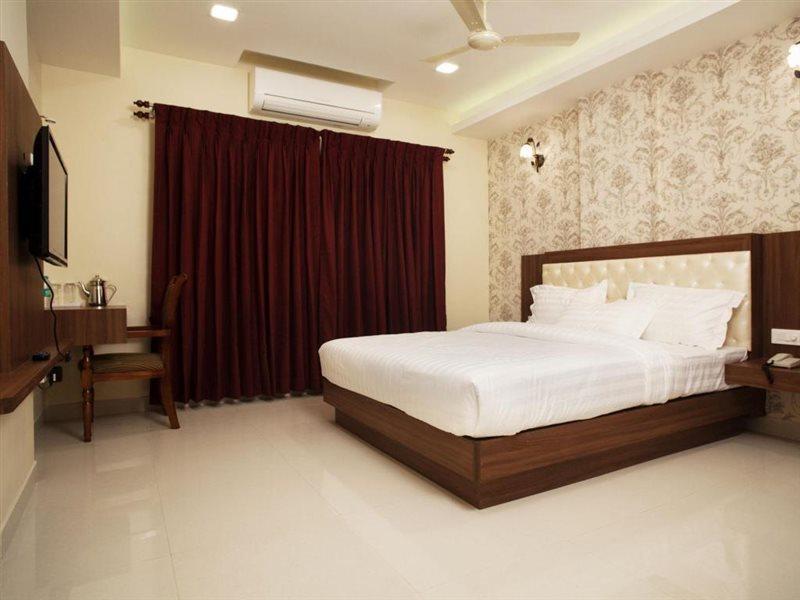 Hotel Mahalakshmi Residency コルル エクステリア 写真