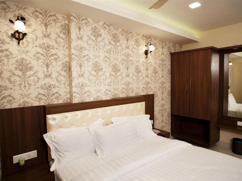 Hotel Mahalakshmi Residency コルル エクステリア 写真
